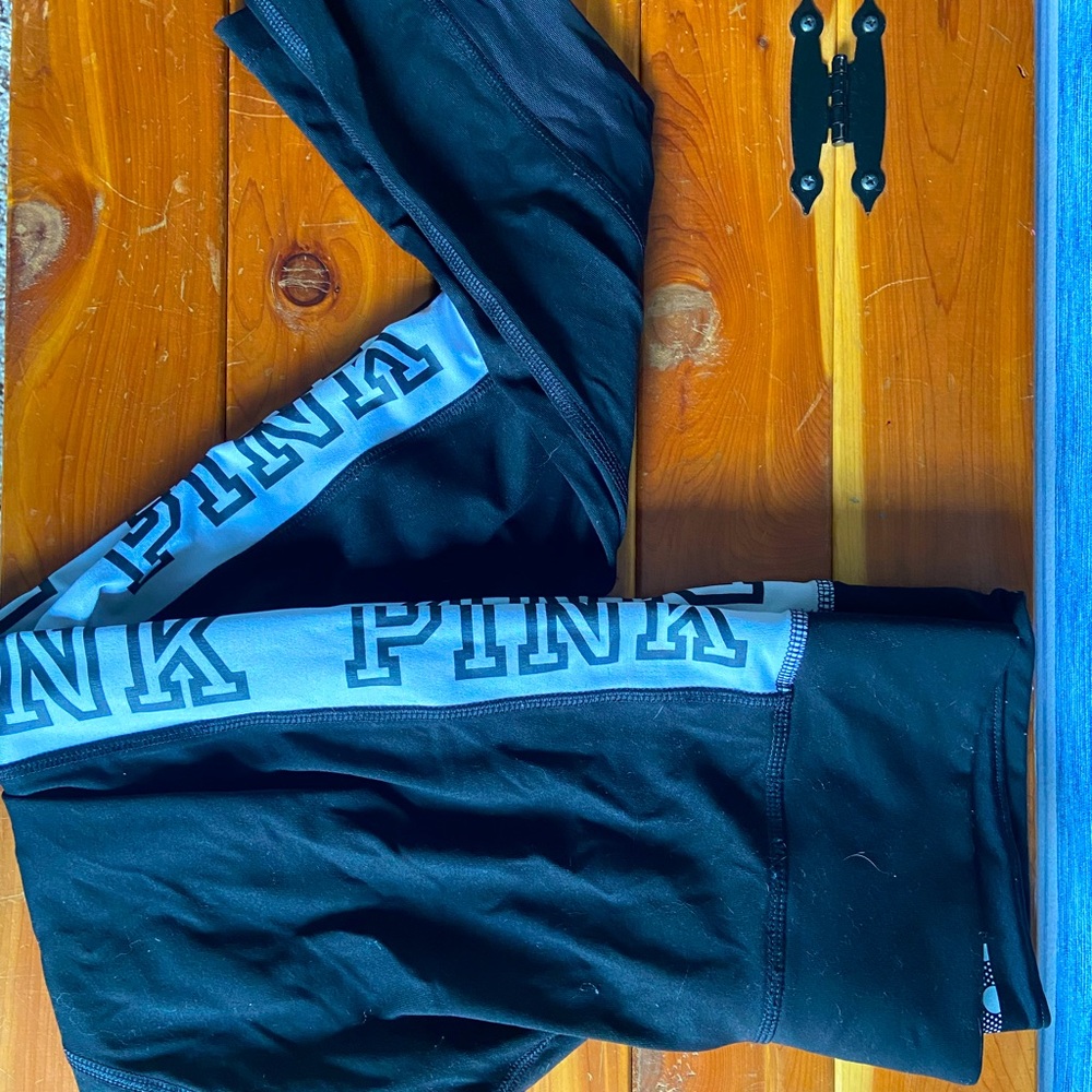 Small women’s PINK Victoria’s Secret leggings.